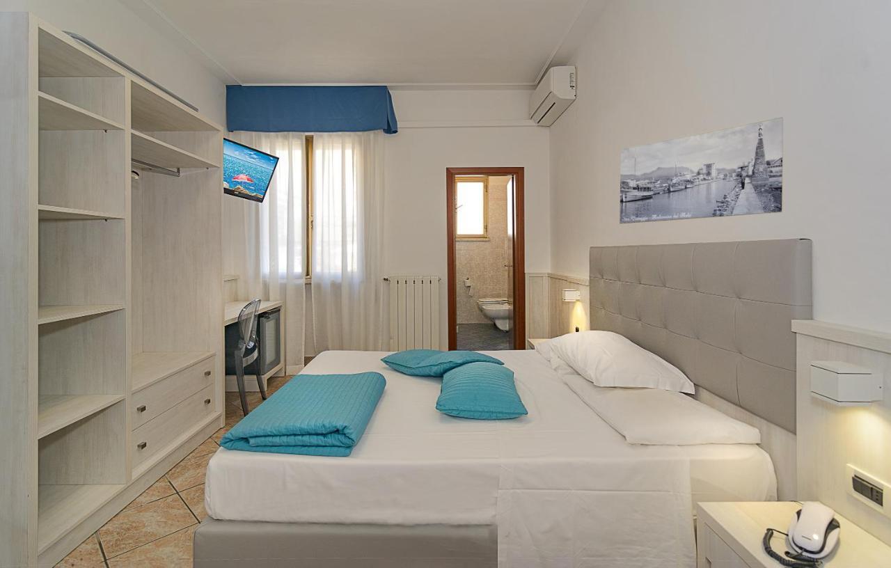 Hotel Bella Riviera Lungomare Viareggio Exterior foto
