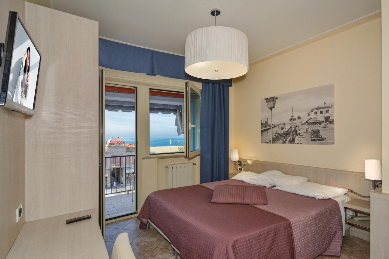 Hotel Bella Riviera Lungomare Viareggio Exterior foto