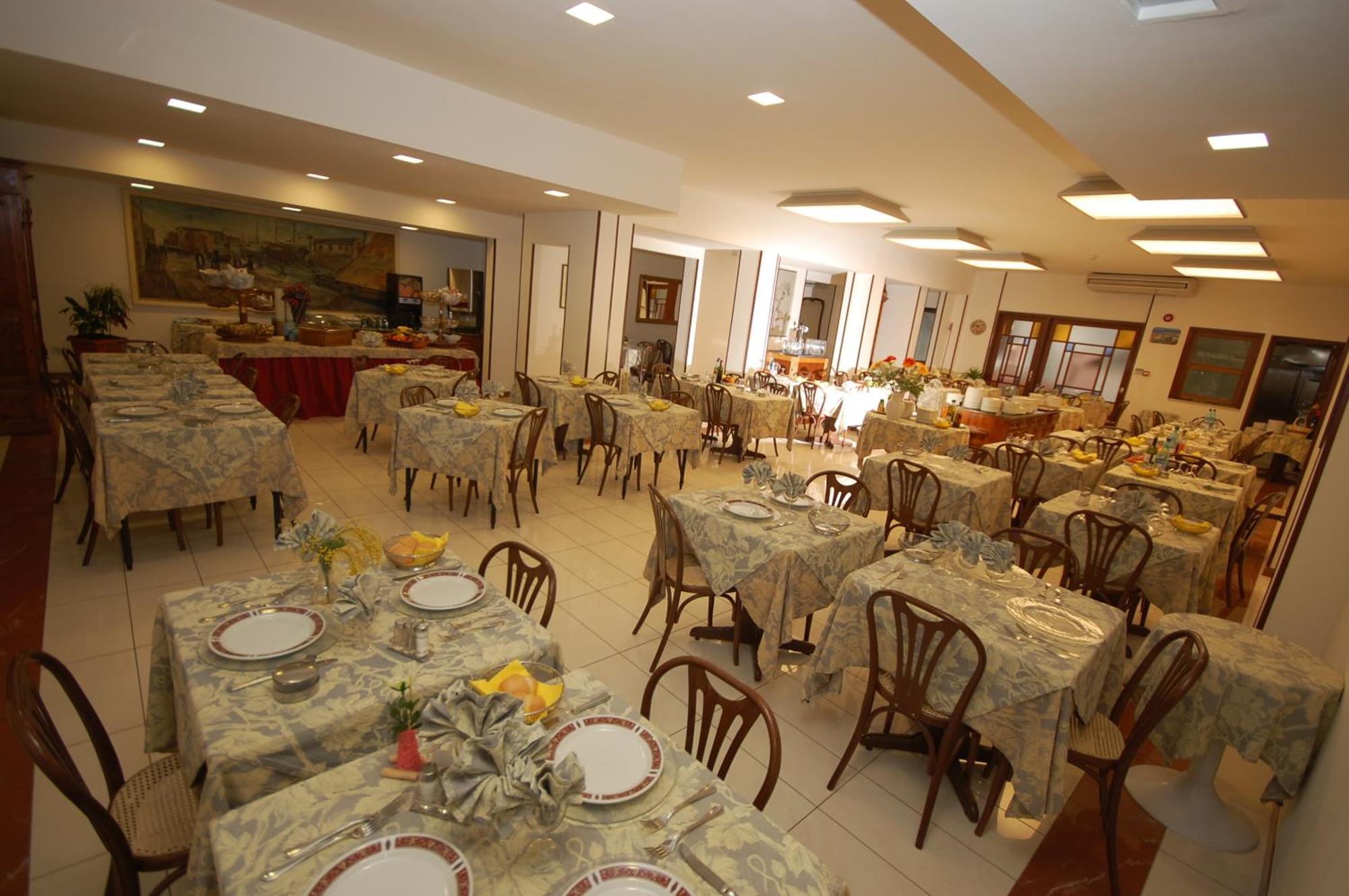 Hotel Bella Riviera Lungomare Viareggio Exterior foto